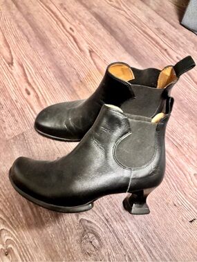 John Fluevog Black Leather Chelsea Heeled Boots